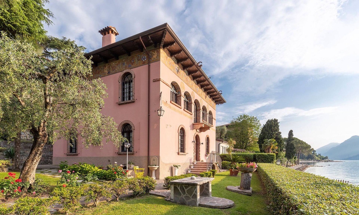 Malcesine Villa | Villa Schlosser Lake Front & Private Pool