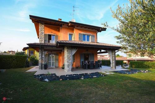 Moniga del Garda Villa | VILLA SISSI - RELAX e COMFORT IN CENTRO