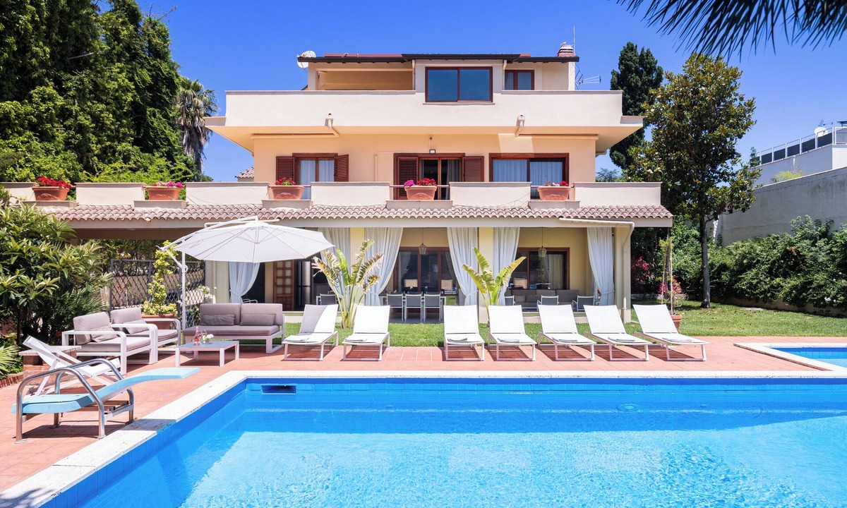 Mondello Villa | Villa surrounded by greenery with private pool, ideal for families and friends