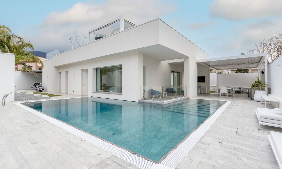 Sferracavallo Villa | Villa 'Tritone' with Sea View, Wi-Fi and Air Conditioning
