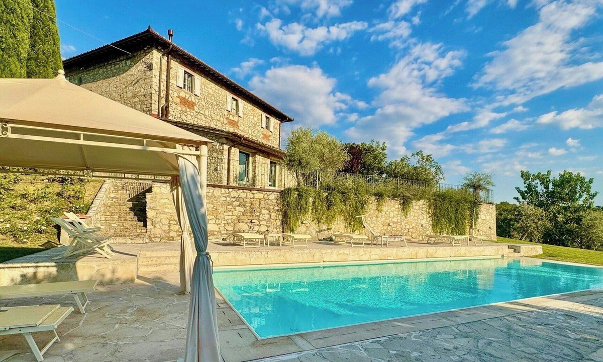 Rignano sull'Arno House | Villa with infinity pool in the Tuscan hills