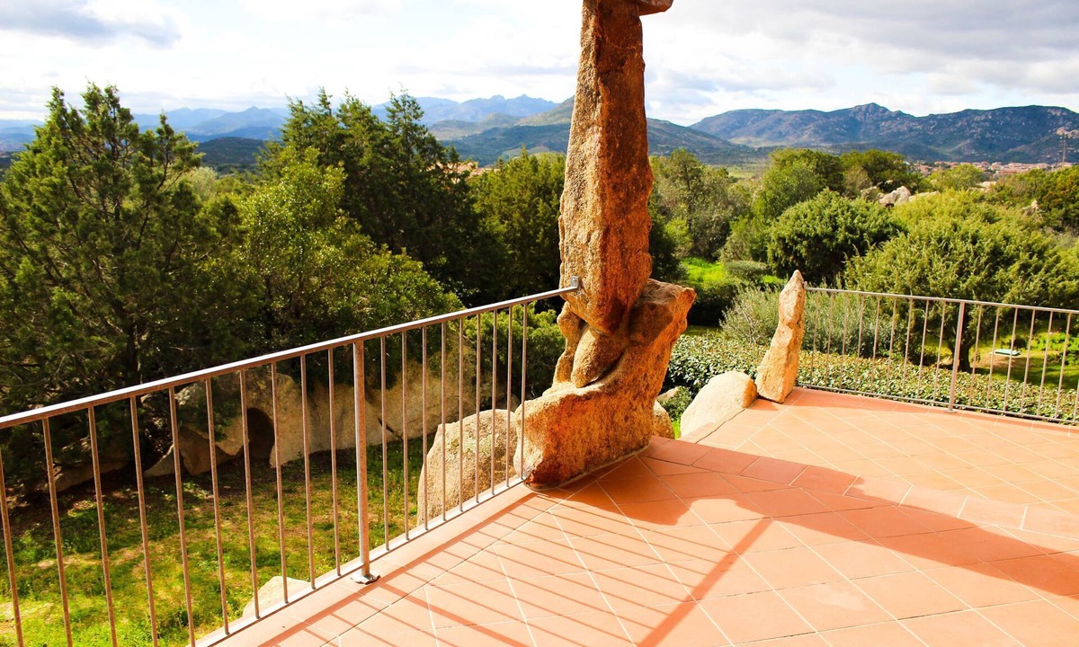 San Teodoro Villa | Villa with Panoramic View, Sky TV Access and Parking; Pets Allowed