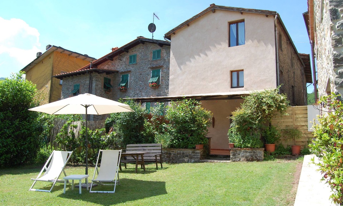 Bagni di Lucca House | Villa With Pool, Large Garden & Outside Dining Area