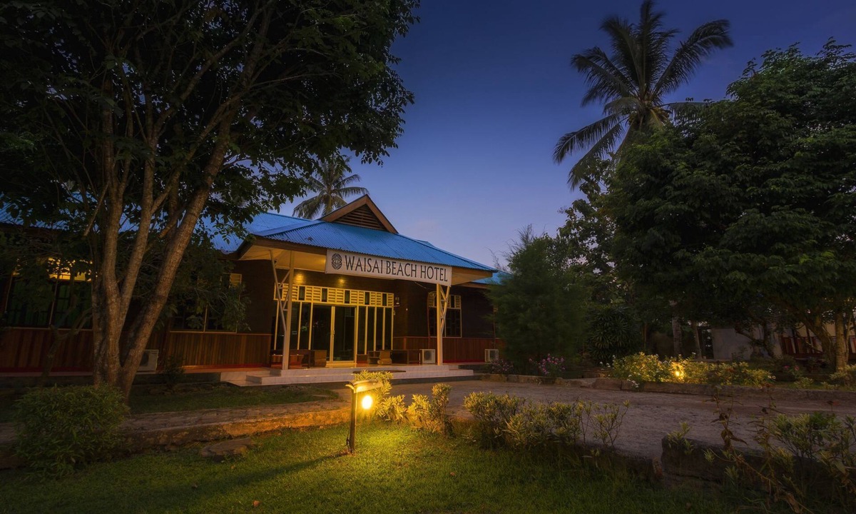Waisai Hotel | Waisai Beach Hotel