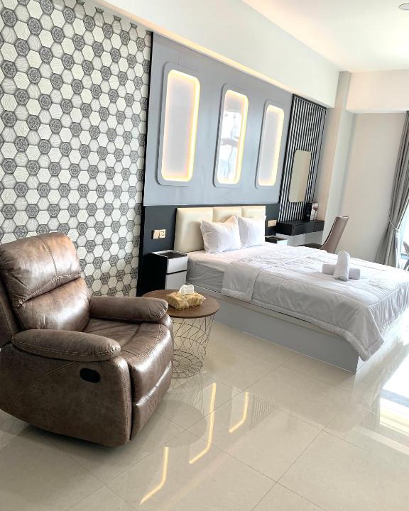 Lubuk Baja Apartment | Wiwi Formosa Residence Nagoya with Balcony-Spacious
