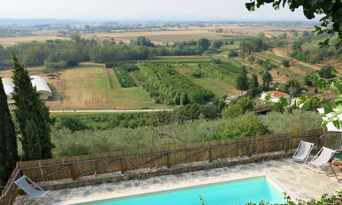 Cascine-La Croce Villa | Wonderful private villa for 9 people with private pool, A/C, WIFI, TV, terrace and pets allowed