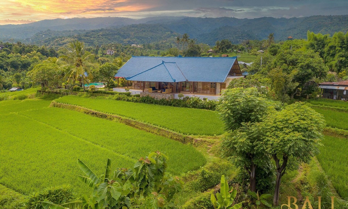 Kayu Putih Villa | Your Private Balinese Getaway Awaits! 100%privacy! Near Lovina!
