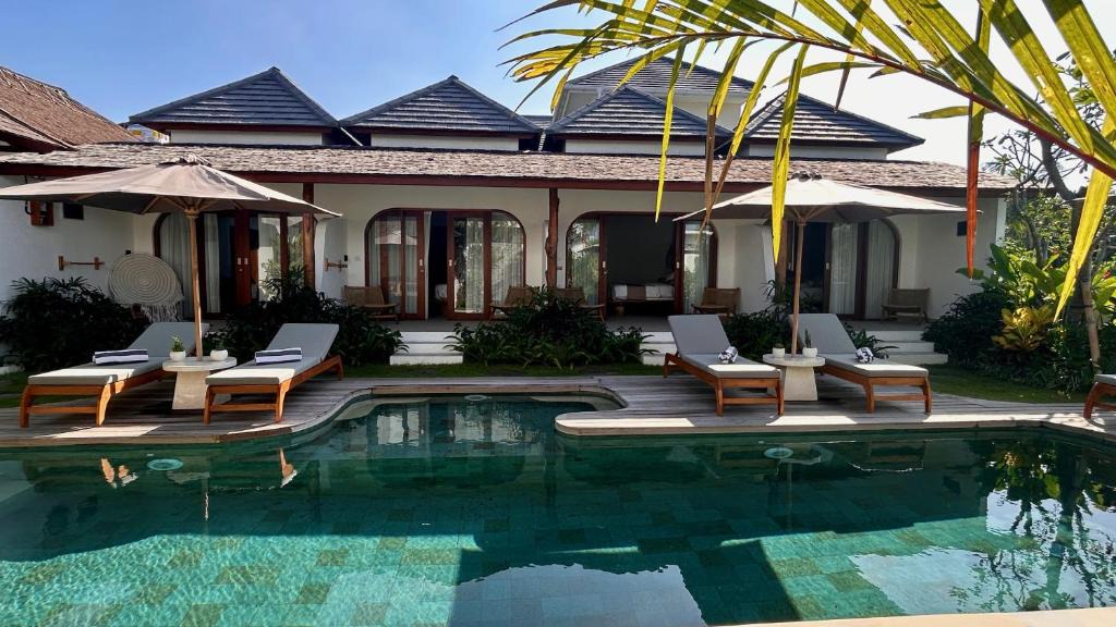 Beraban Hotel | YUGA NYANYI SUITE Boutique Hotel with Pool & Ricefield View