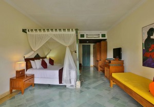 1 Bedroom private balcony near Ubud with views of the grounds and rice fields
