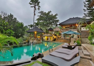 1 Bedroom private balcony near Ubud with views of the grounds and rice fields