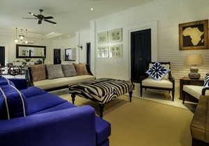 11 BDR Estate, 5* Luxury, Walk to Beach