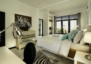11 BDR Estate, 5* Luxury, Walk to Beach