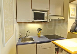 2 pièces en rez-de-jardin avec vue mer, piscine et parking à Saint-Raphaël - FR-1-504-567