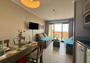 2-room apartment with pool and parking in Cannes la Bocca