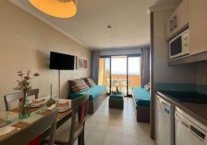2-room apartment with pool and parking in Cannes la Bocca