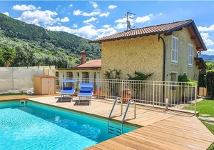 3 bedroom accommodation in Pietrasanta