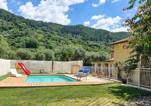 3 bedroom accommodation in Pietrasanta