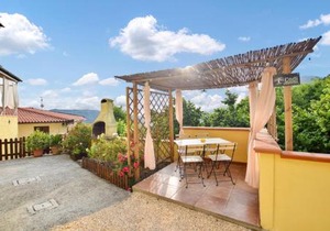 3 Bedroom Cozy Home In Camaiore