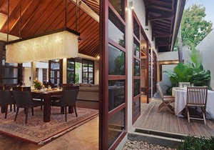 4 Bedrooms Modern Tropical Jimbaran Private Pool Villa, sleeps 8 guests, staff