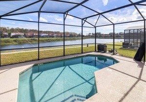4 BR Family Friendly Resort Pool Home Near Disney