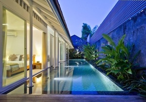 7' walk to beach/shops, spacious & quiet
