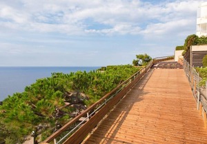 Air-Conditioned Apartment With Sea View Furnished Terrace & Parking