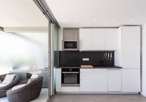 Air-Conditioned Studio With Sea View Furnished Terrace, a Pool & Parking