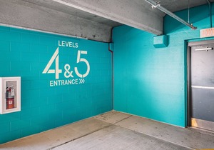 Amazing Downtown King Beds w/ Pool & Parking 32