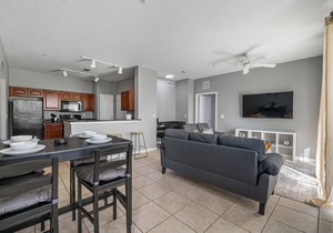 Amazing New 2BD Condo King Bed 15min From Disney
