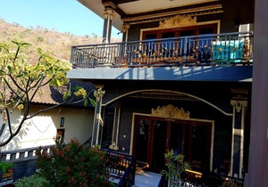 Amed Romance House