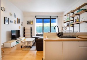 Apartment 10 minutes from the tram and the sea