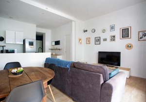 Apartment 10 minutes from the tram and the sea