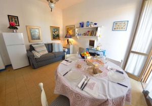 Apartment in Lido Di Camaiore with 1 bedrooms sleeps 3