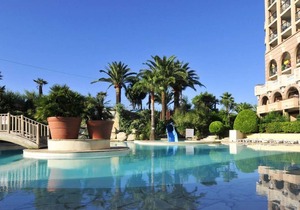 APARTMENT IN THE RIVER TO THE SEA IN CANNES