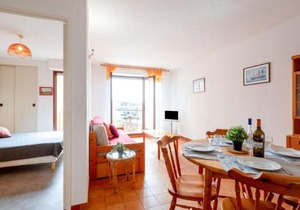 Apartment Les Pins Ensoleilles-6 by Interhome