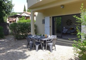 Apartment Résidence Le Clos des Lavandes by Interhome