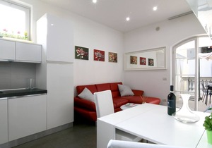 Apartment with large terrace and double Jacuzzi in the center of Pietrasanta