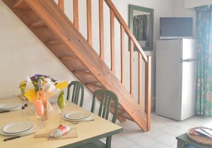 Appart cosy avec mezzanine, terrasse et parking à Fréjus - FR-1-226A-109