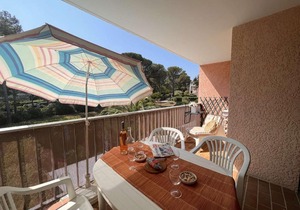 Appartement 2 pièces avec terrasse et parking à 400m de la plage – Saint Aygulf - FR-1-226A-88