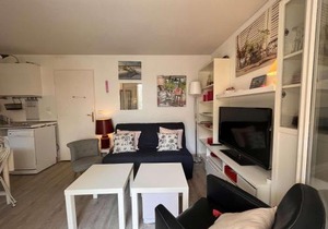Appartement 2 pièces avec terrasse et parking à 400m de la plage – Saint Aygulf - FR-1-226A-88