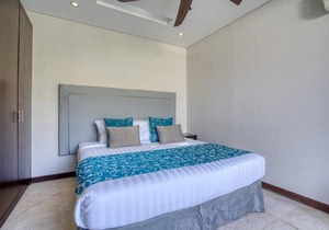 Beachfront 3 br family villa in Sanur