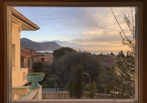 Beautiful villa in Saint-Jean-Cap Ferrat with panoramic sea views.
