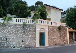Beautiful villa in Saint-Jean-Cap Ferrat with panoramic sea views.