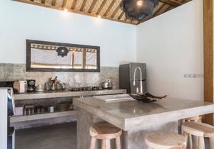 Beautiful 4 BR villa in Seminyak square