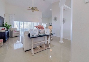 Beautiful home with private pool and spa near to Champions Gate and Disney