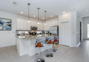 Bella Vida Resort 5 Bedroom Vacation Home with Pool 1870