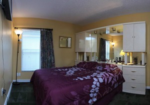 BONUS ROOM-TV/Game System + Games!