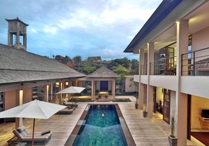 Book 3 Bedroom Luxury Pool Villa Jimbaran, Staff