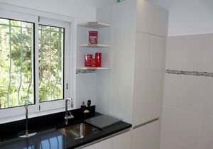 Bright and elegant villa facing the sea 3 - 5 minute walk beach