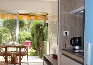 Bright Studio with Garden View, 3min to Beach